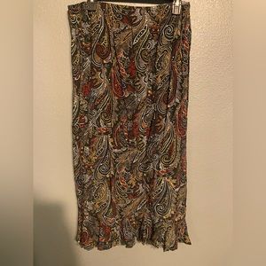 White Stag Black Patterned Skirt